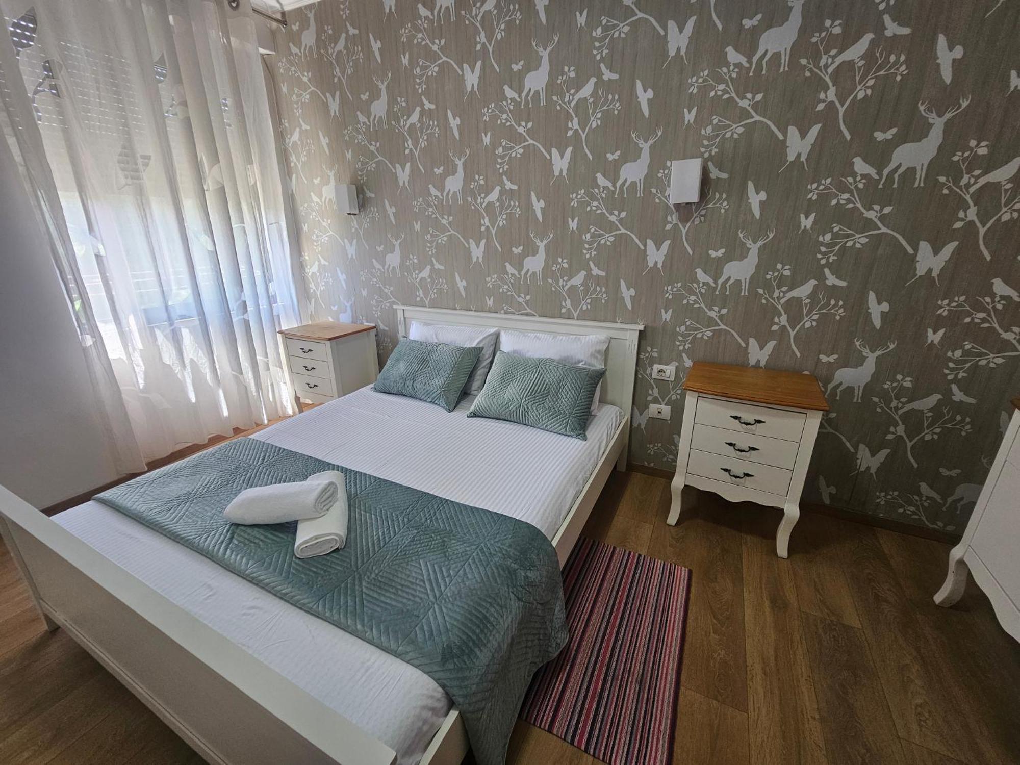 Leilighet Warm Tiranë